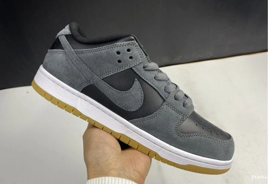 Dunk AR0778-001 Nike SB Low Dark Black Grey Gum 0713